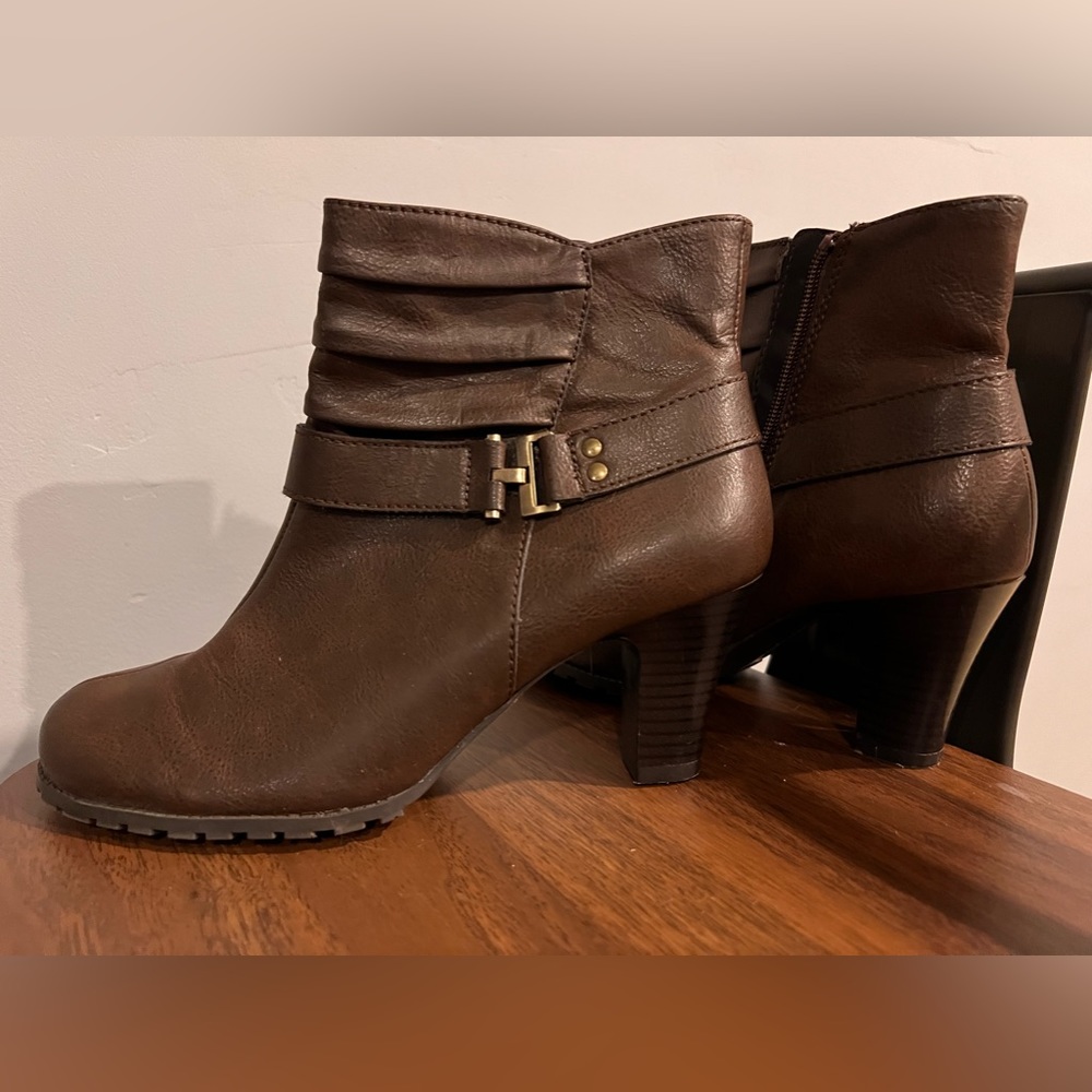 Aerosols A2 boots